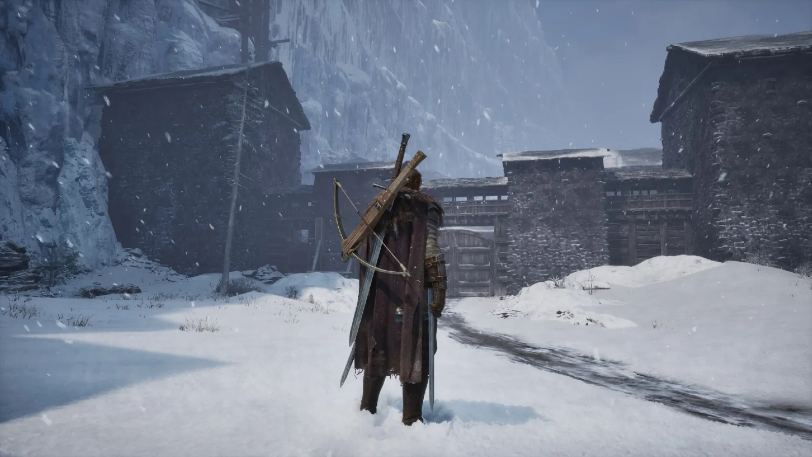 Castle Black standing in falling snow in Game of Thrones: Kingsroad